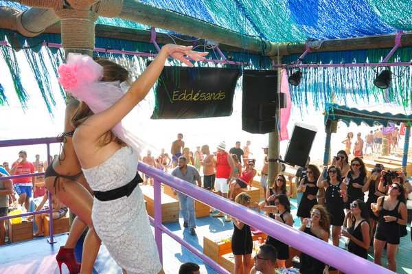 Champagne Showers @ Edde Sands